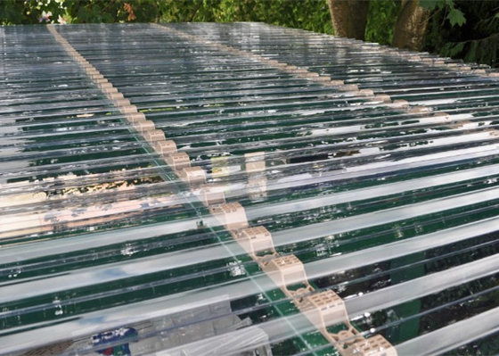 Hojas acanaladas transparentes del policarbonato para la cubierta de tejado grueso de 0,8 - de 1m m