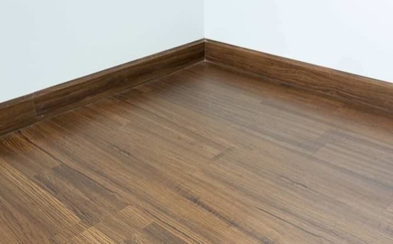Línea de ropa de PVC de color de madera flexible y anti arañazos para una protección de bajo mantenimiento
