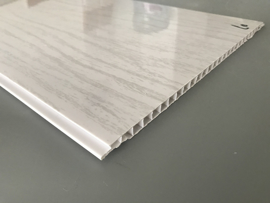 la madera plana del PVC del peso 2.5kg artesona el alto lustre para el techo del apartamento