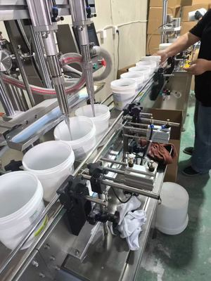 Fácil de construir material de piso pintura auto nivelación epoxi para el suelo industrial resina epoxi colorada arena piso decorativo