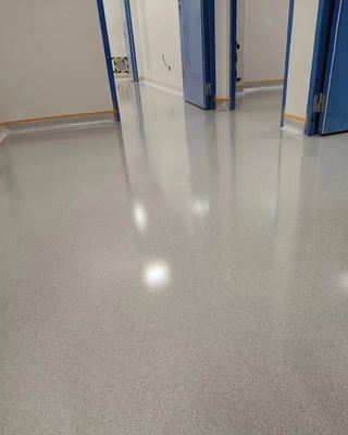 Pavimentos industriales epoxi de bajo costo Suelo de resina epoxi de alto brillo con arena coloreada Pintura de suelo autonivelante barata para jardín y hospital