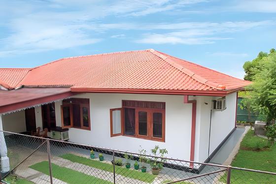 1050 mm de ancho Techo ondulado de plástico ASA Techo de tejas de PVC resistente a los rayos UV Hojas de techo UPVC