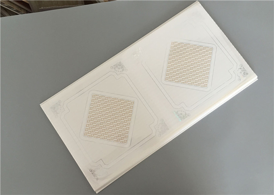 El techo de sellado caliente del PVC sube a las tejas decorativas 300×9 milímetro del techo del Pvc