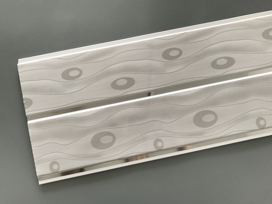 Paneles de pared impermeables multifunción fácil de instalar 5.95m Panel de PVC de techo